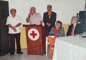 Condecoración de la Cruz Roja en el 2007 a Daniel Rodriguez por su gestión como presidente de la institución
